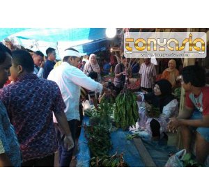 Dedi Mulyadi Borong Petai Ketika Berada di Pasar Renggasdengklok | Tembak Ikan Online | Tembak Ikan